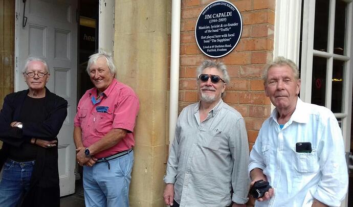 256625255.jpg.gallery