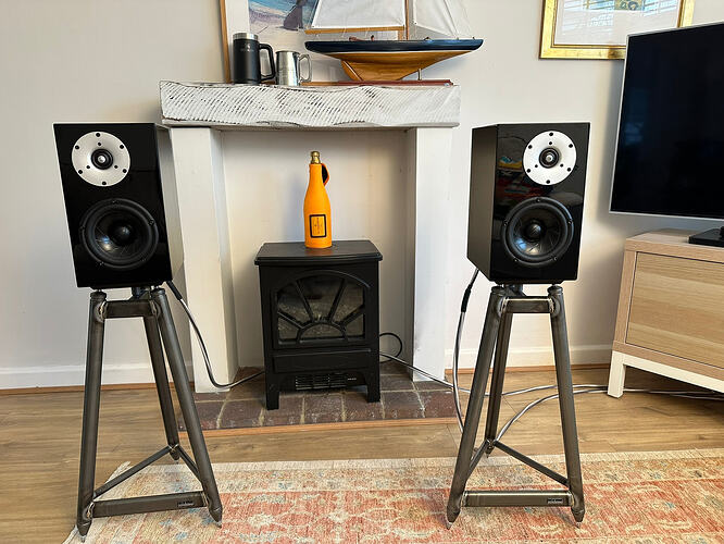 E5F2C3E2-885E-4641-8E58-745CCC81E909_1_102_o