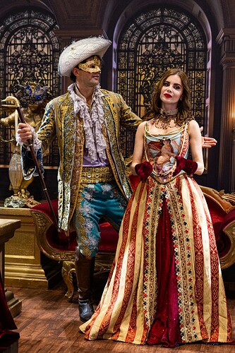 Courtly conversation (1 of 1)