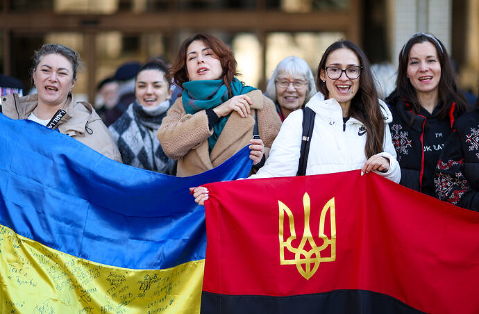 CM ukrainian flag raising portsmouth 09