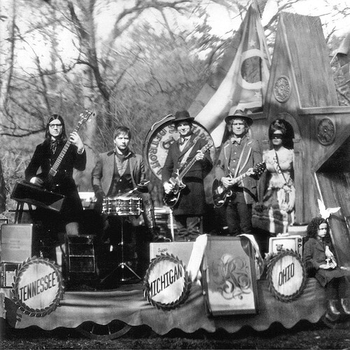 The_Raconteurs_Consolers_Of_The_Lonely_600