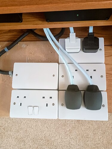 Power Dist Board & plugs