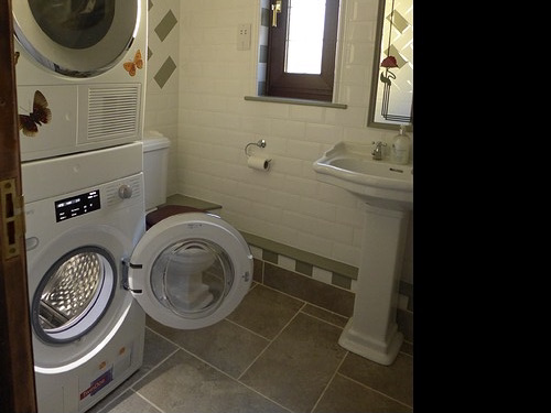 638B7CCD-DFF5-4A7F-BCE1-214323A989B7_1_201_a